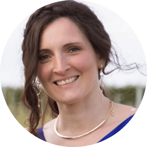 Photo en couleurs de l'autrice belge Angélique Vanhecke, pour illustrer son avis sur la prestation de création de site internet d'auteur de WenDev. Photo en couleurs de l'autrice belge Angélique Vanhecke, pour illustrer son avis sur la prestation de création de site internet d'auteur de WenDev.