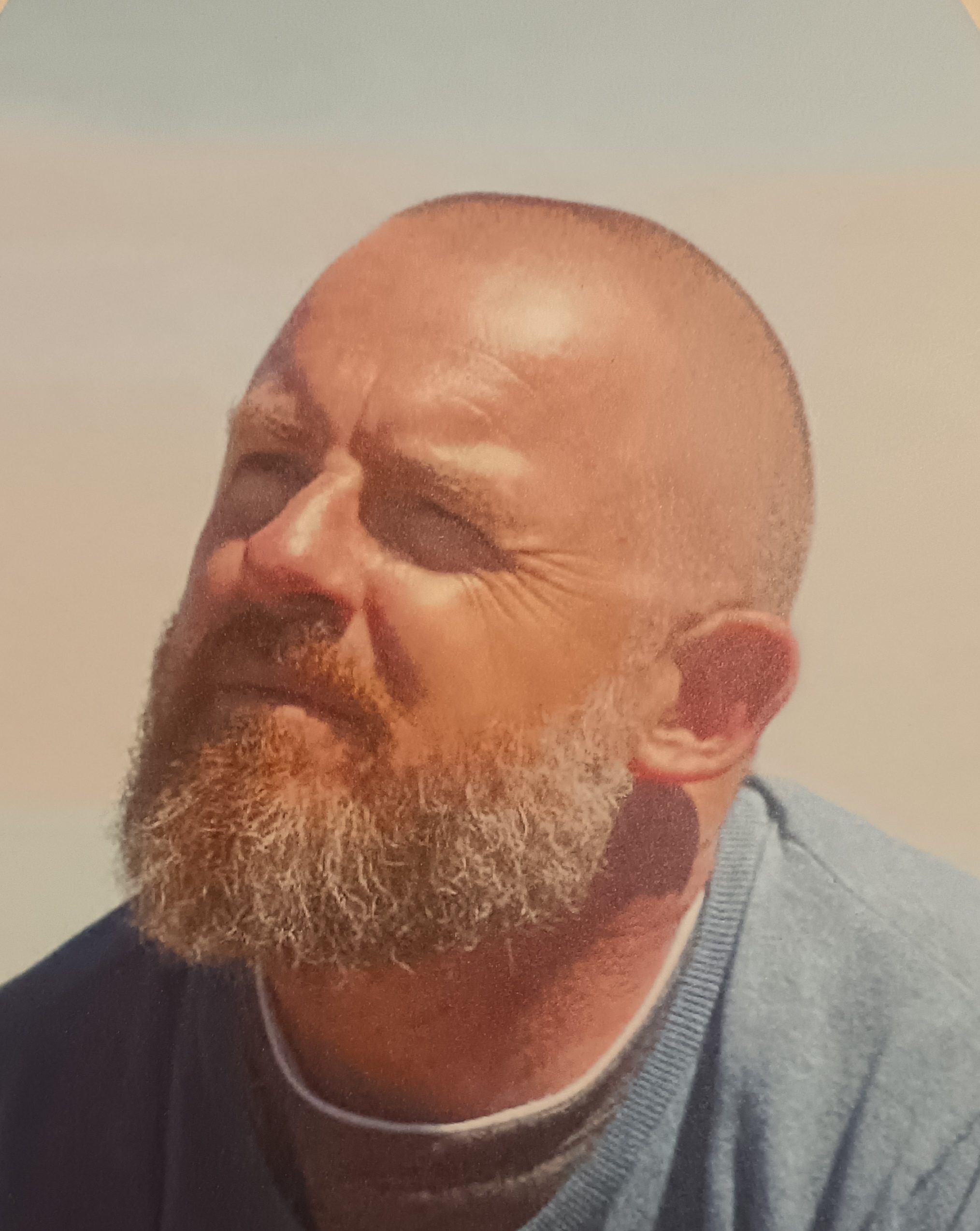 Photo en couleurs de Raphaël Pacchiani, coupeur de feu et passeur d'âmes, pour illustrer son avis sur la prestation de création de site internet de WenDev. Photo en couleurs de Raphaël Pacchiani, coupeur de feu et passeur d'âmes, pour illustrer son avis sur la prestation de création de site internet de WenDev.